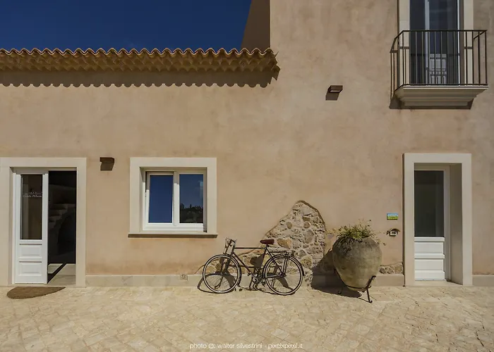 Hotel Casale Milocca 4*